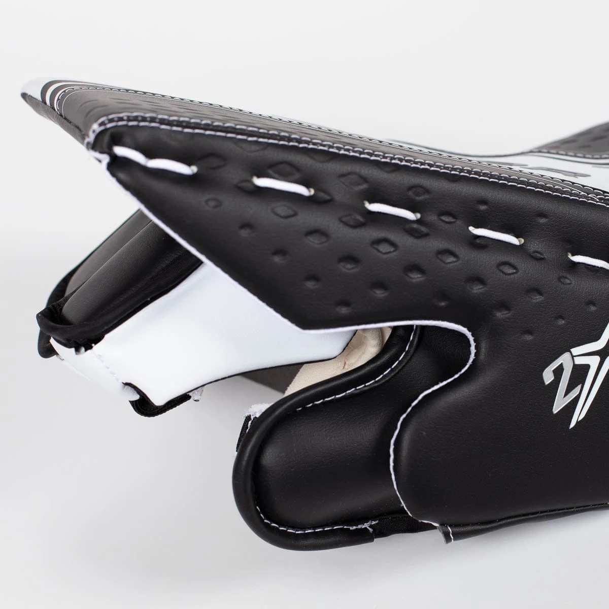 Bauer Vapor 2X Senior Goalie Blocker 3 Bauer Vapor 2X Senior Goalie Blocker - Image 3