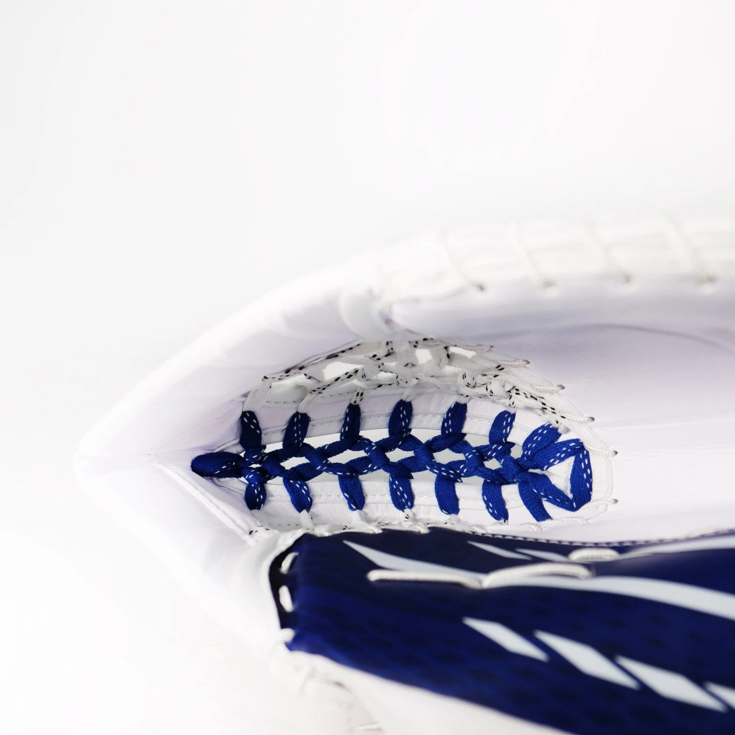 Bauer Vapor HyperLite Senior Goalie Catcher - Pro Palm 2 Bauer Vapor HyperLite Senior Goalie Catcher - Pro Palm - Image 2