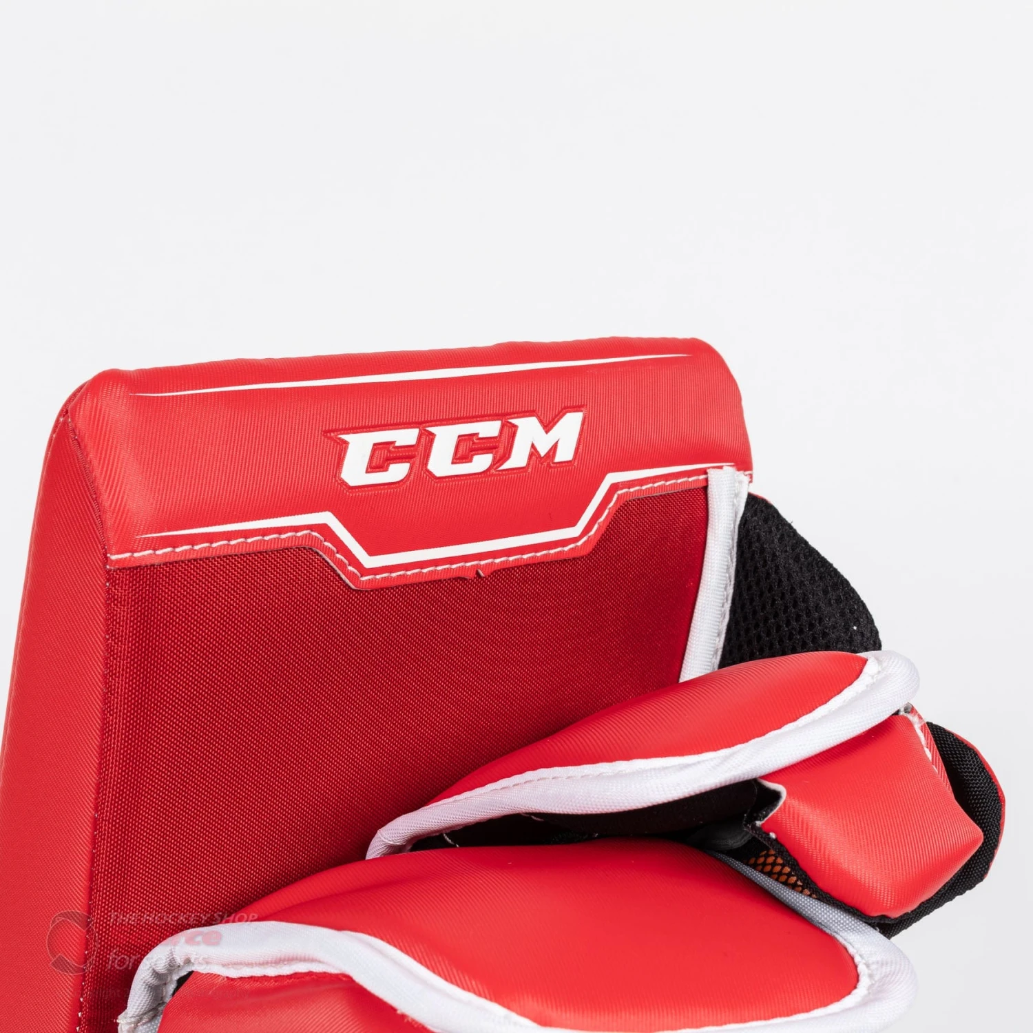CCM Axis A1.9 Intermediate Goalie Blocker - Source Exclusive 6 CCM Axis A1.9 Intermediate Goalie Blocker - Source Exclusive - Image 6