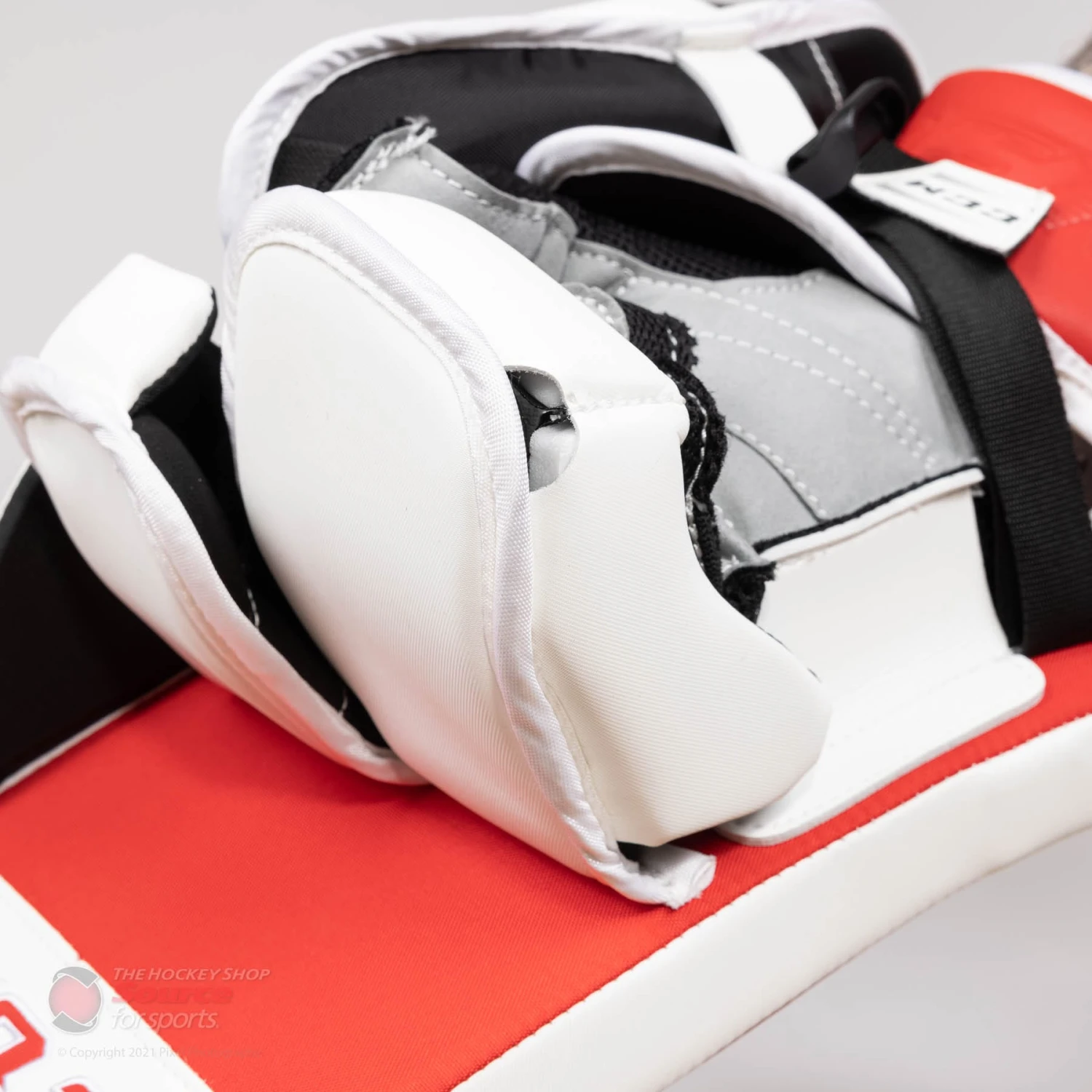 CCM Extreme Flex 5 Senior Goalie Blocker 10 CCM Extreme Flex 5 Senior Goalie Blocker - Image 10