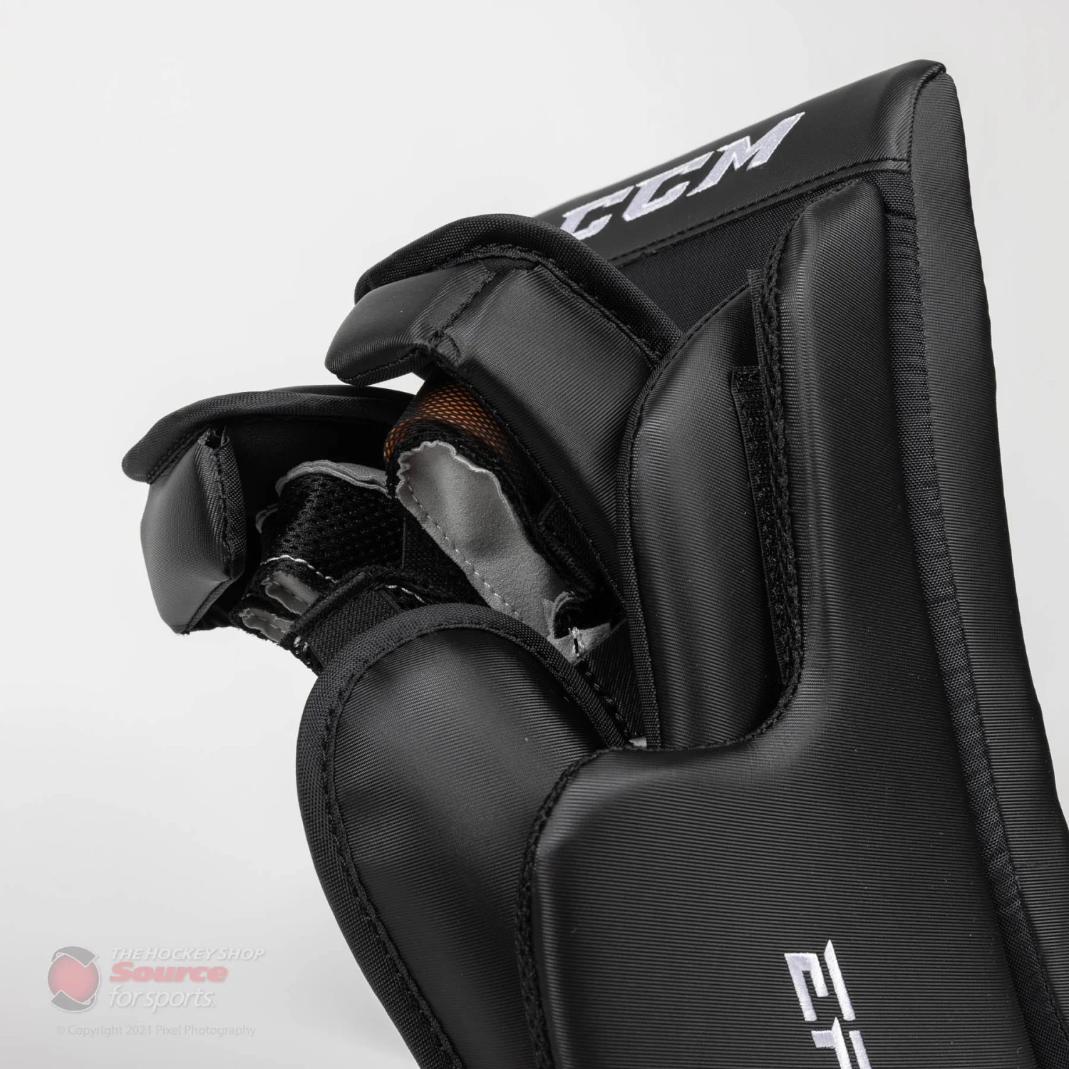 CCM Extreme Flex E5.9 Senior Goalie Blocker - Source Exclusive 5 CCM Extreme Flex E5.9 Senior Goalie Blocker - Source Exclusive - Image 5