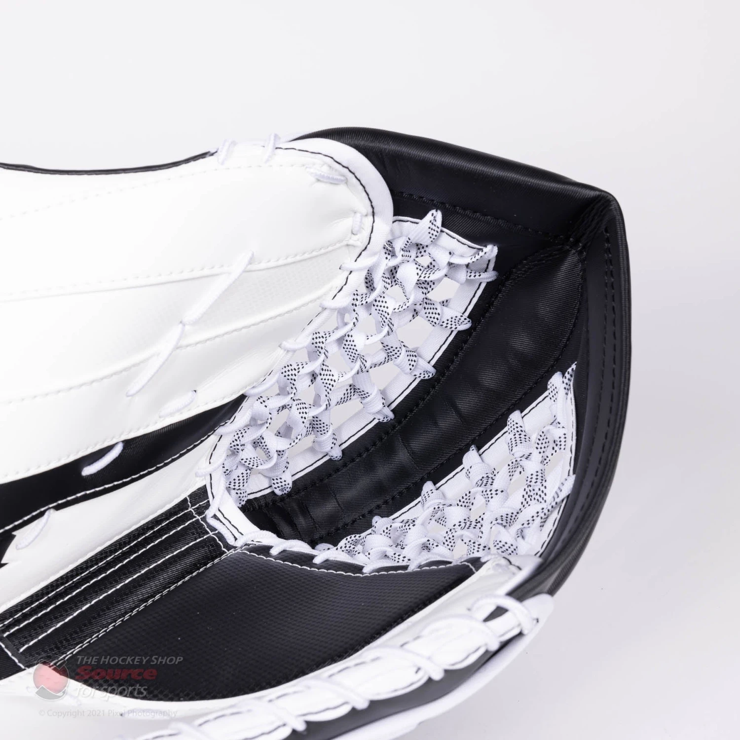 CCM Extreme Flex E5.9 Intermediate Goalie Catcher - Source Exclusive 3 CCM Extreme Flex E5.9 Intermediate Goalie Catcher - Source Exclusive - Image 3