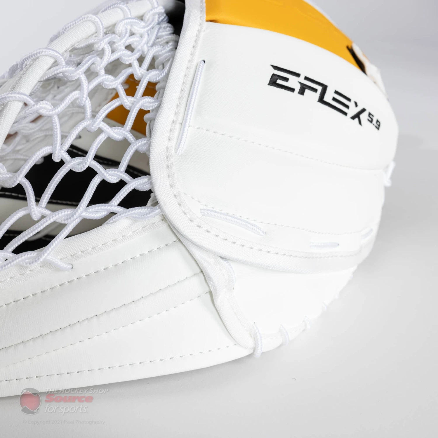 CCM Extreme Flex E5.9 Senior Goalie Catcher 6 CCM Extreme Flex E5.9 Senior Goalie Catcher - Image 6