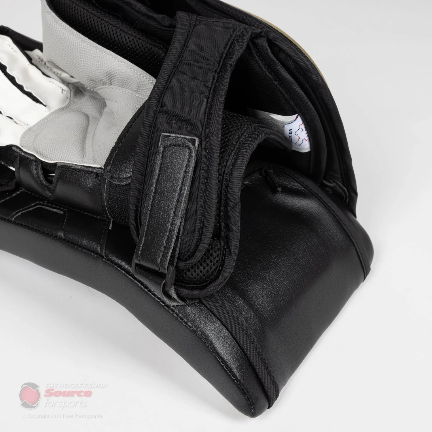 Vaughn Velocity V9 Pro Carbon Senior Goalie Blocker - Pulse Graphic 4 Vaughn Velocity V9 Pro Carbon Senior Goalie Blocker - Pulse Graphic - Image 4