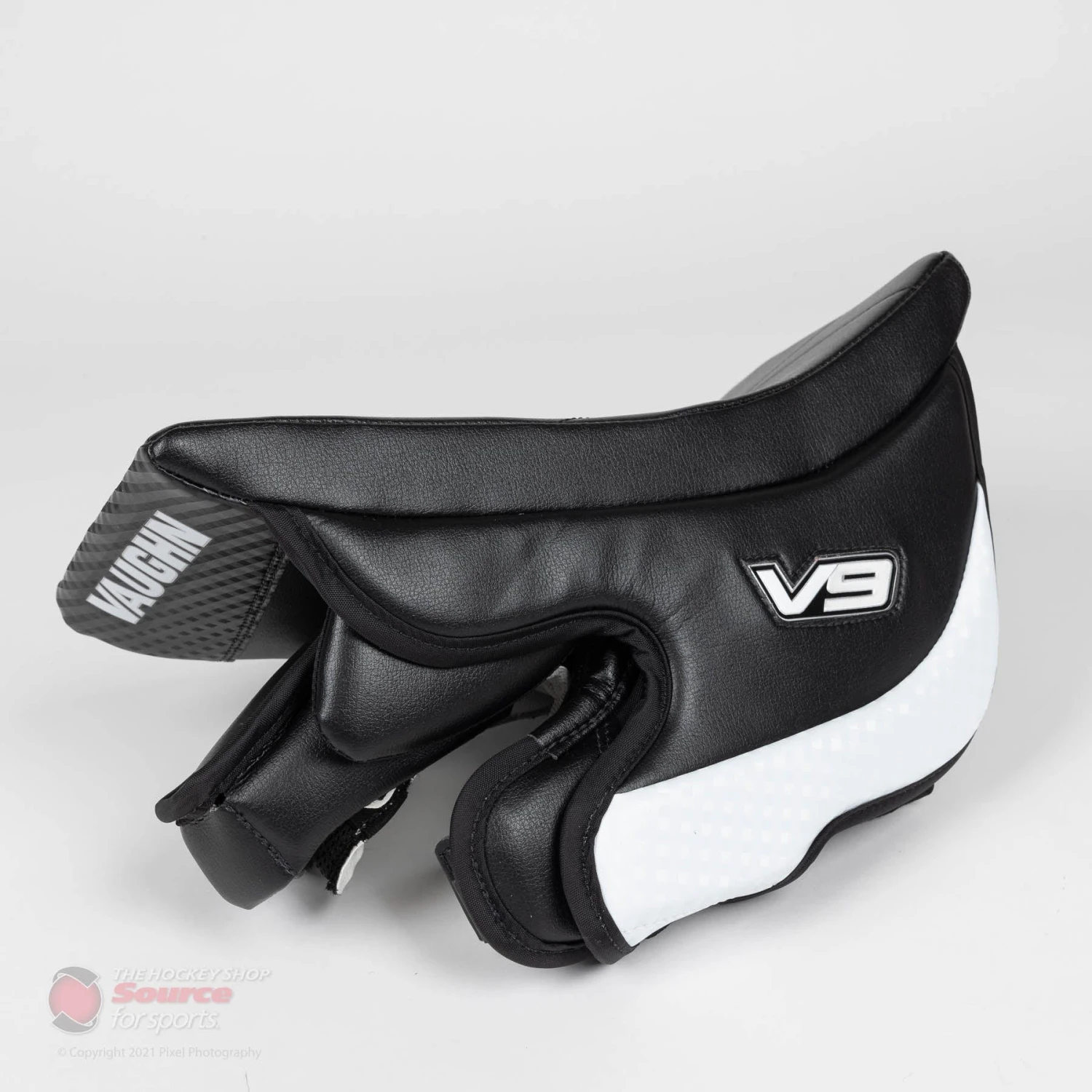 Vaughn Velocity V9 Pro Carbon Senior Goalie Blocker - Swirl Graphic 4 Vaughn Velocity V9 Pro Carbon Senior Goalie Blocker - Swirl Graphic - Image 4