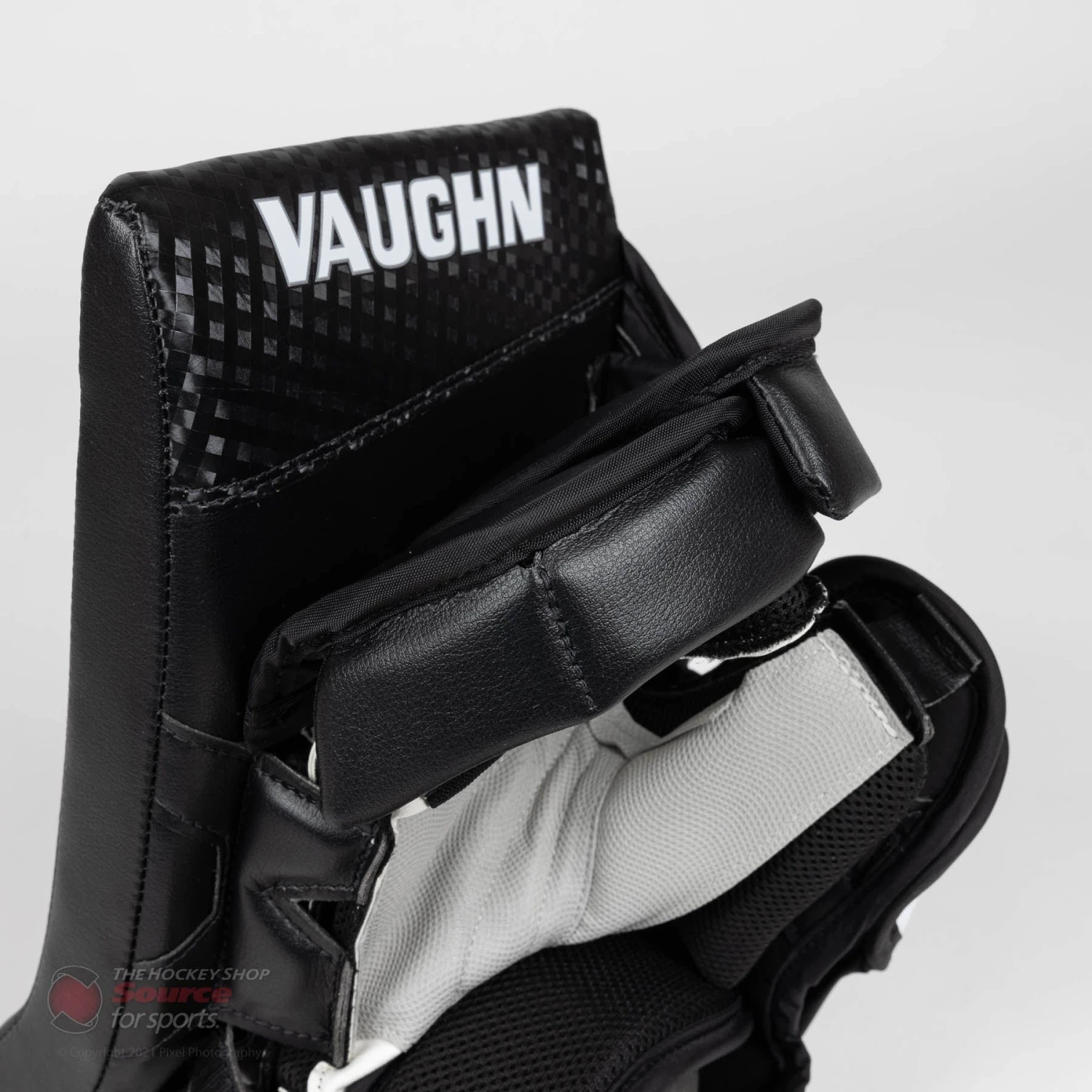 Vaughn Velocity V9 Pro Carbon Senior Goalie Blocker - Swirl Graphic 10 Vaughn Velocity V9 Pro Carbon Senior Goalie Blocker - Swirl Graphic - Image 10