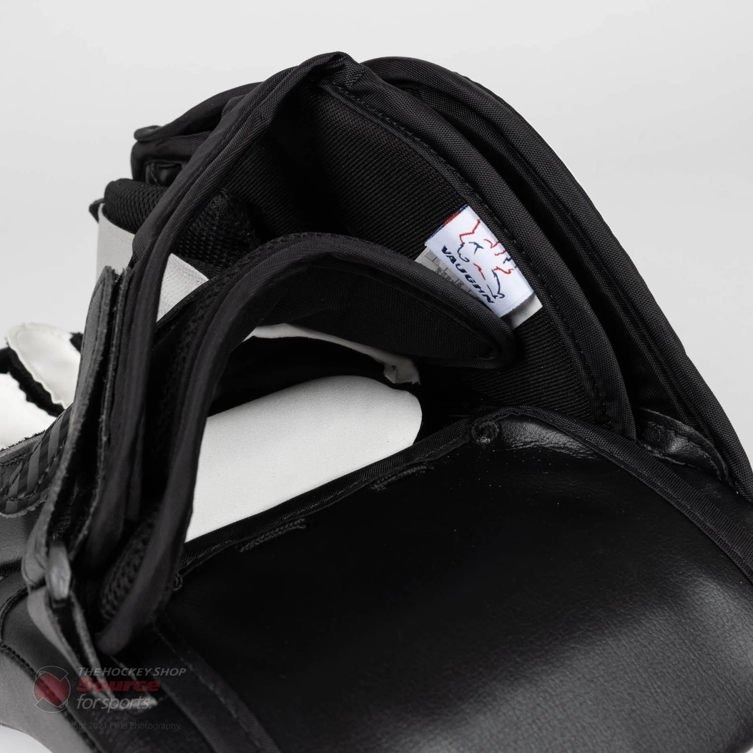 Vaughn Velocity V9 Pro Carbon Senior Goalie Blocker - Swirl Graphic 14 Vaughn Velocity V9 Pro Carbon Senior Goalie Blocker - Swirl Graphic - Image 14