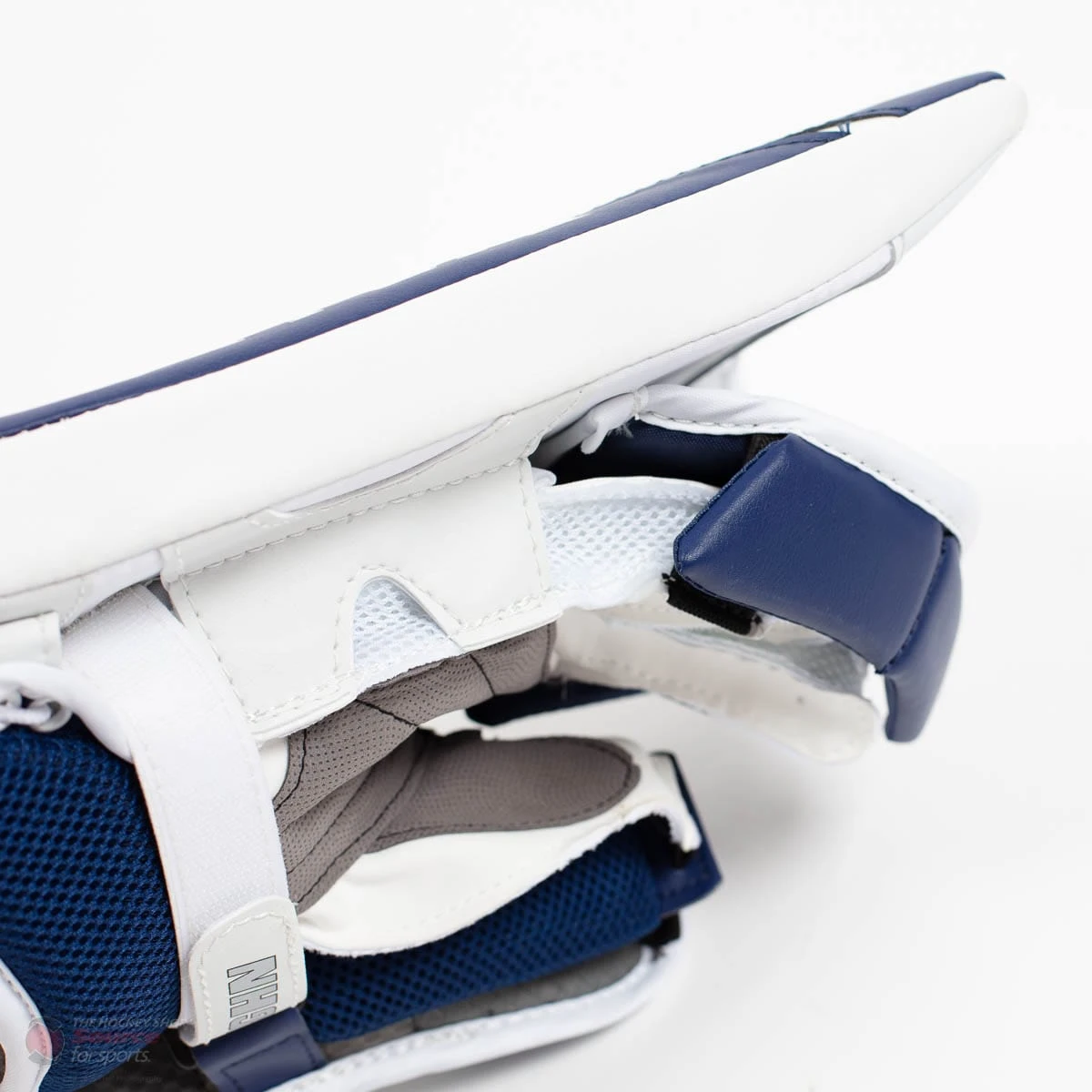 Vaughn Ventus SLR2 Junior Goalie Blocker 4 Vaughn Ventus SLR2 Junior Goalie Blocker - Image 4