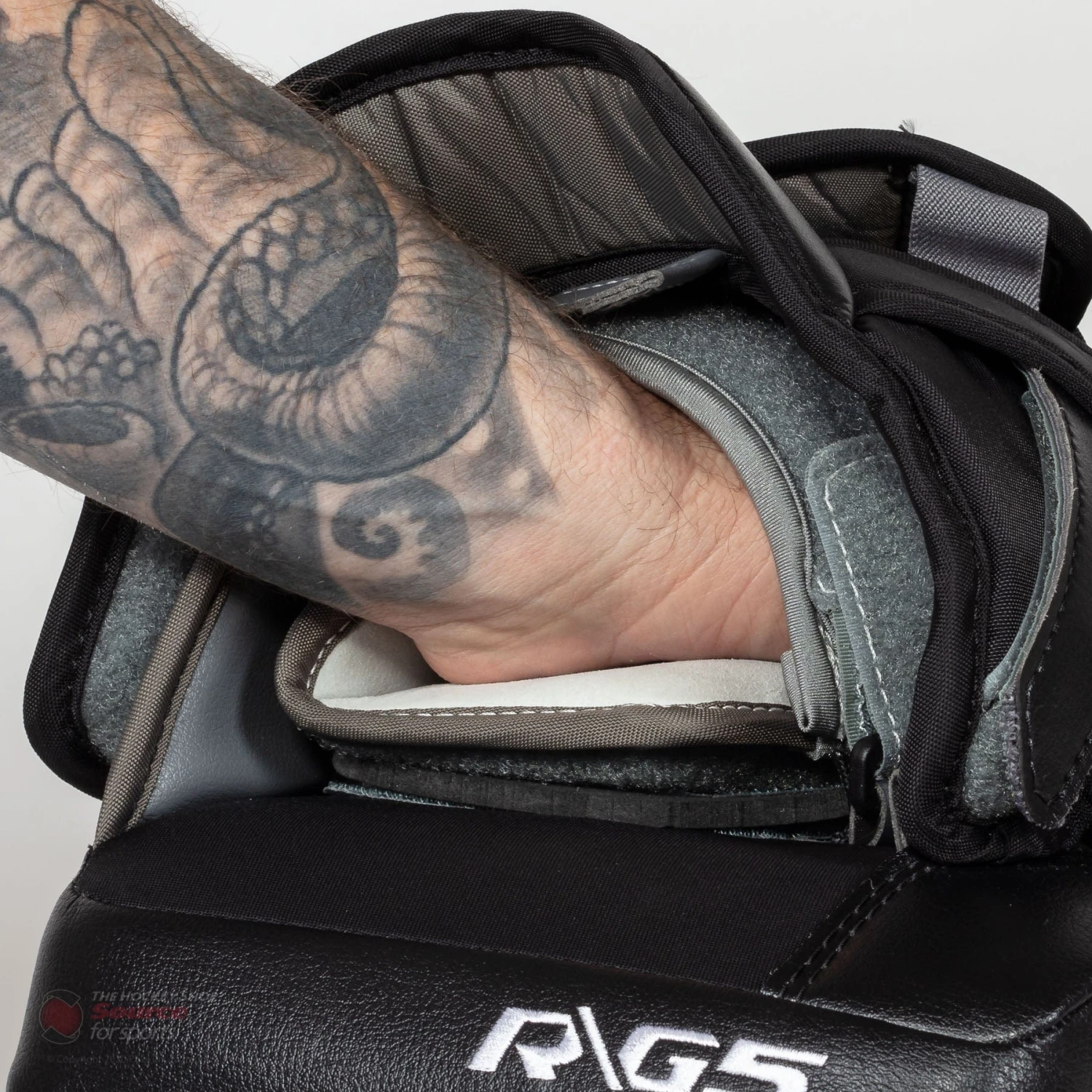 Warrior Ritual G5 Pro Senior Goalie Catcher 9 Warrior Ritual G5 Pro Senior Goalie Catcher - Image 9