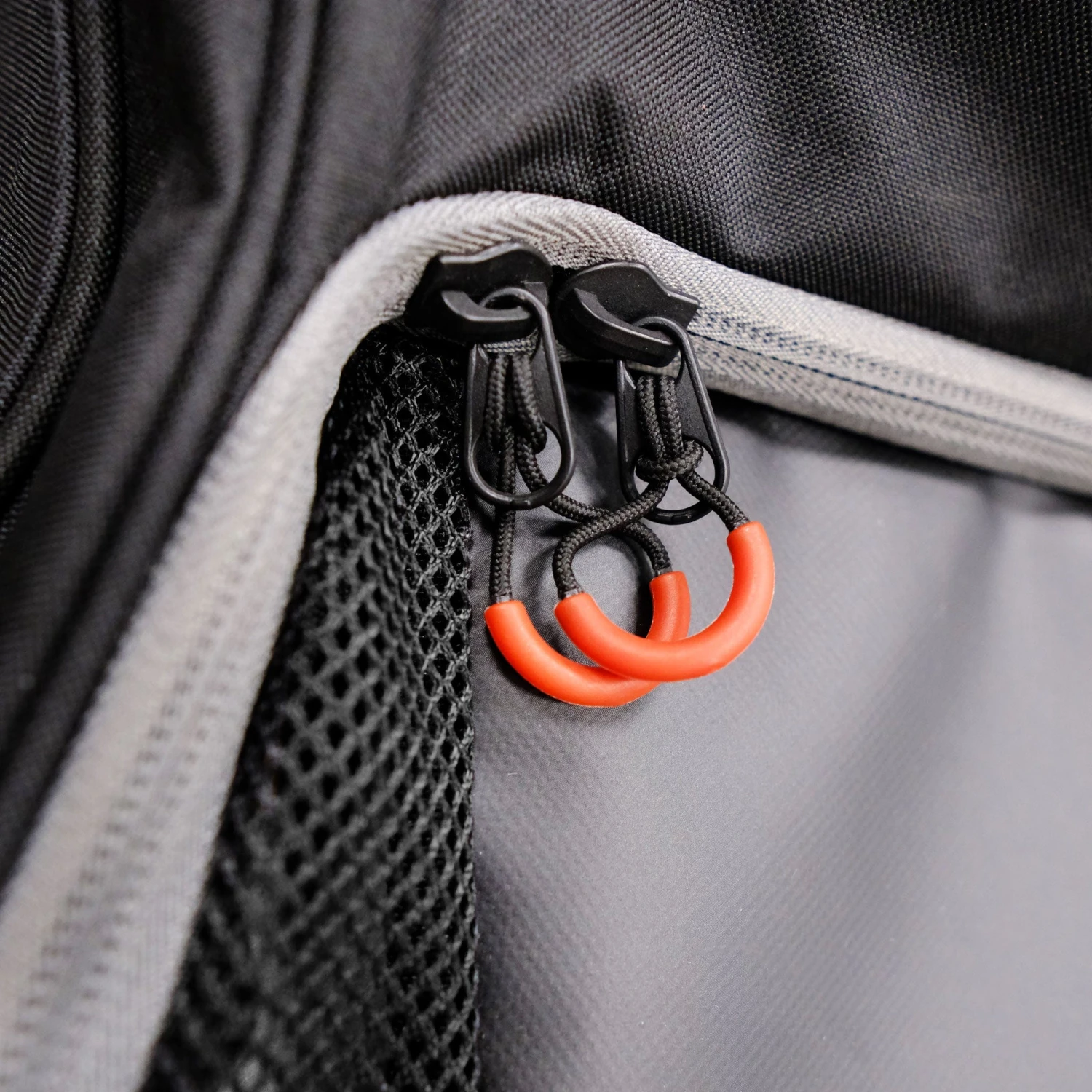 Warrior Pro Backpack Wheel Hockey Bag 4 Warrior Pro Backpack Wheel Hockey Bag - Image 4